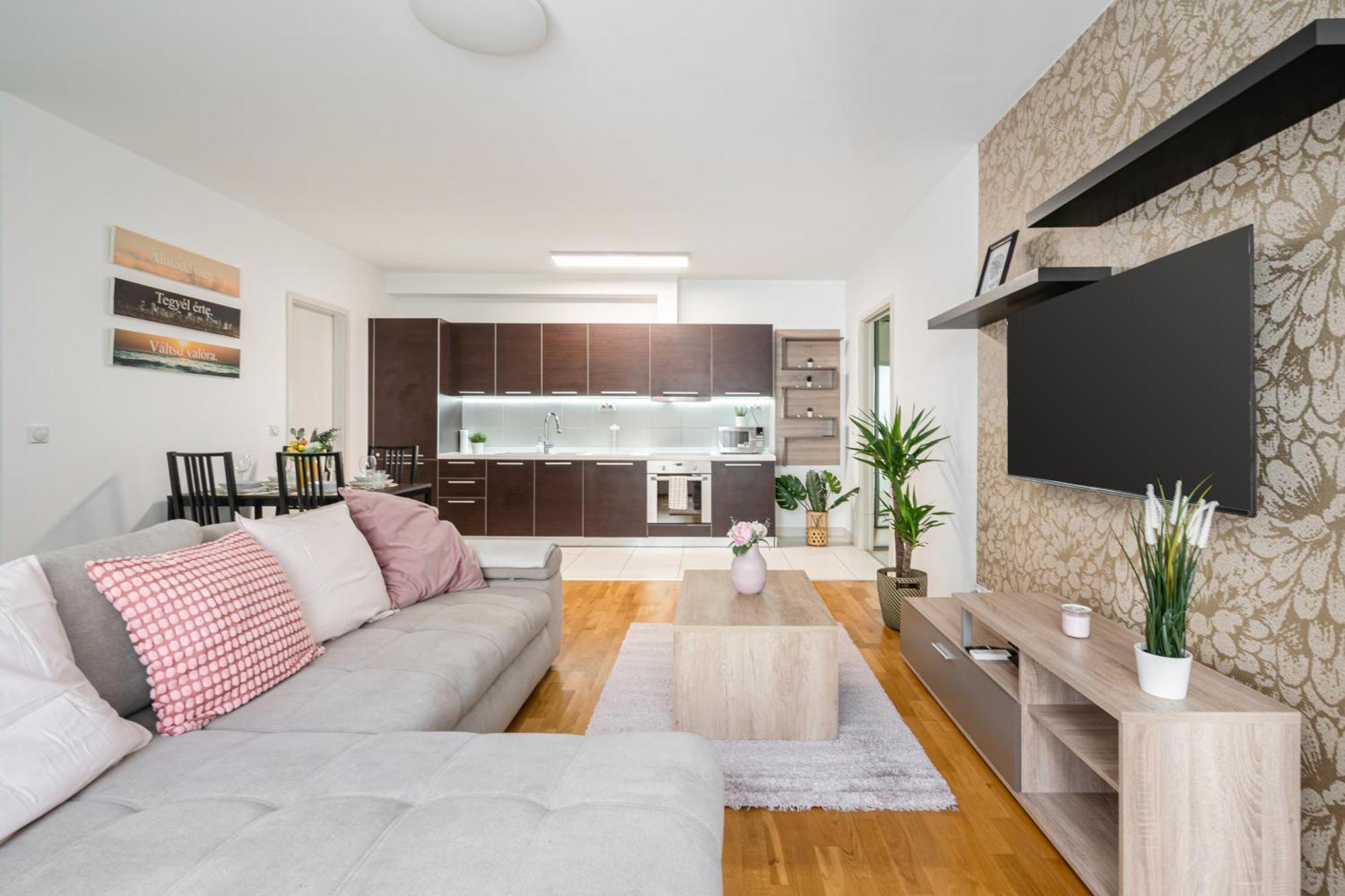 Home Of Serenity - 2 Bdr, Free Parking And Terrace Budapest Exterior photo